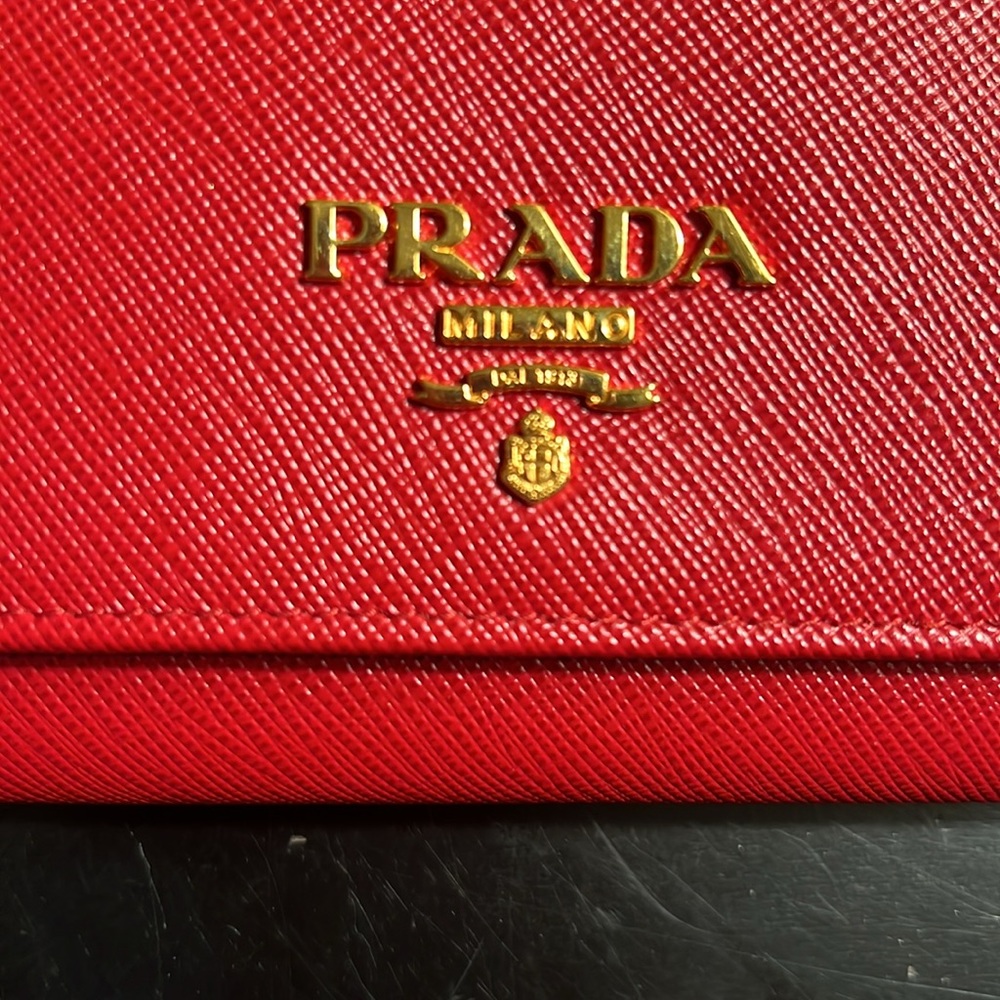 🔥 💯 Authentic Prada Wallet - Picture 4 of 10